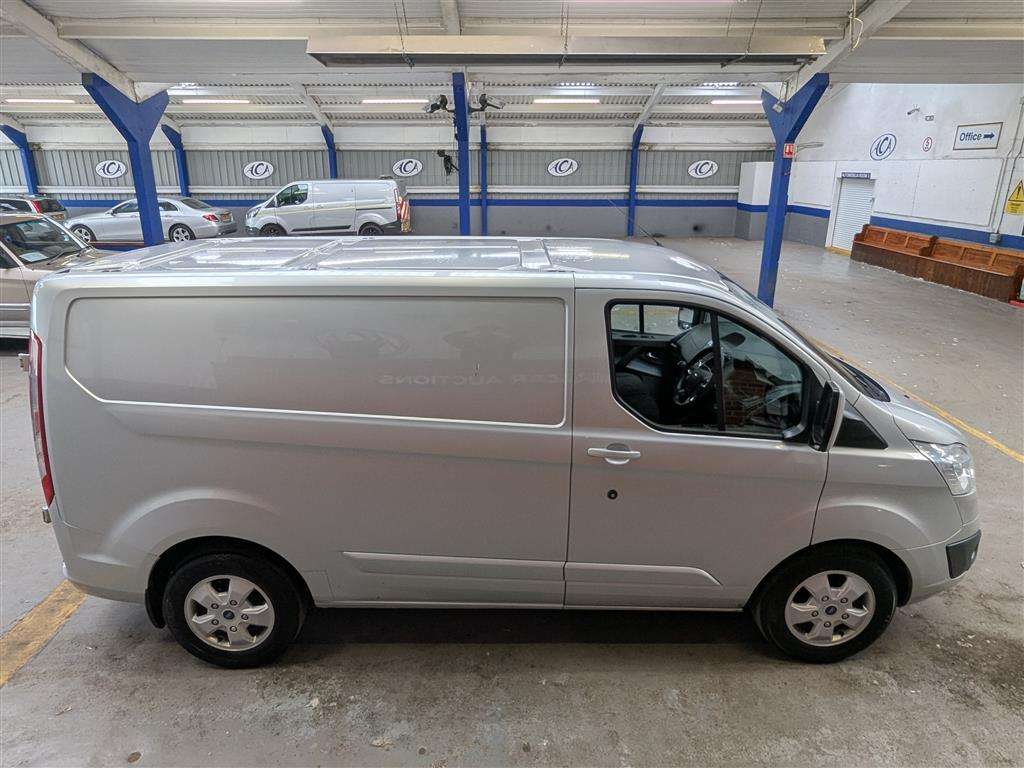 <p>2017 FORD TRANSIT CUSTOM 270 LIMITE</p>