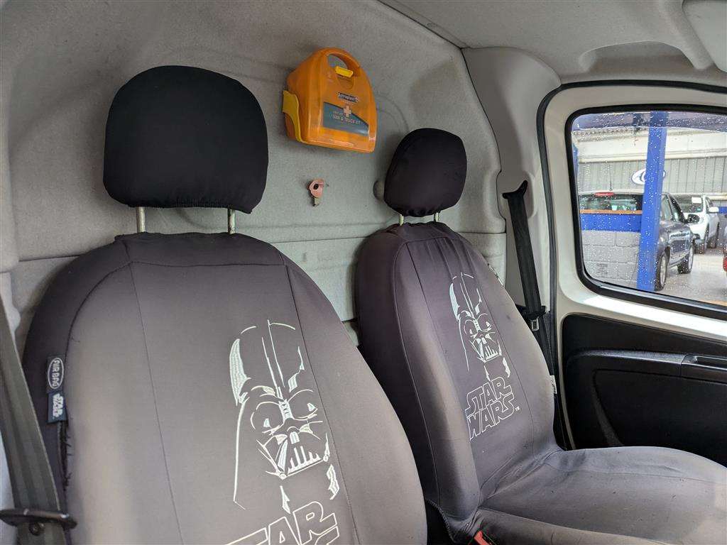 <p>2013 PEUGEOT BIPPER S HDI</p>