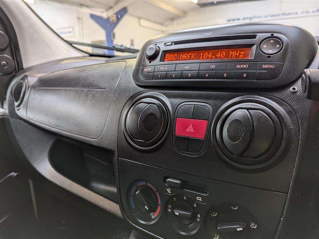 <p>2013 PEUGEOT BIPPER S HDI</p>