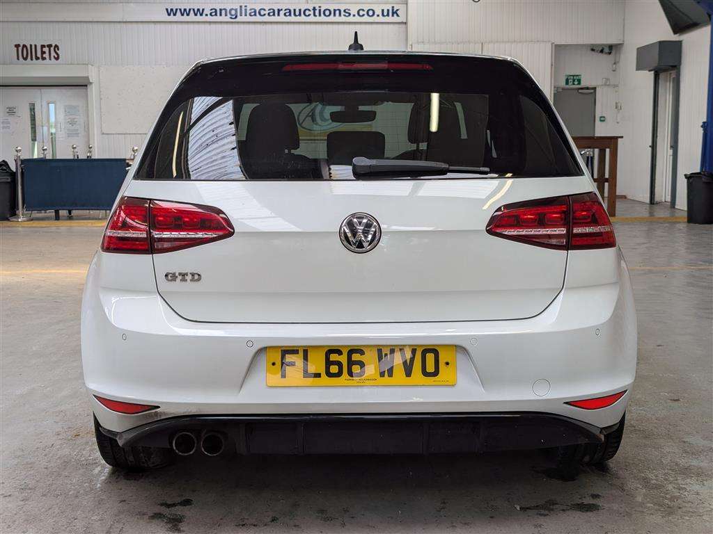<p>2016 VOLKSWAGEN GOLF GTD S-A</p>