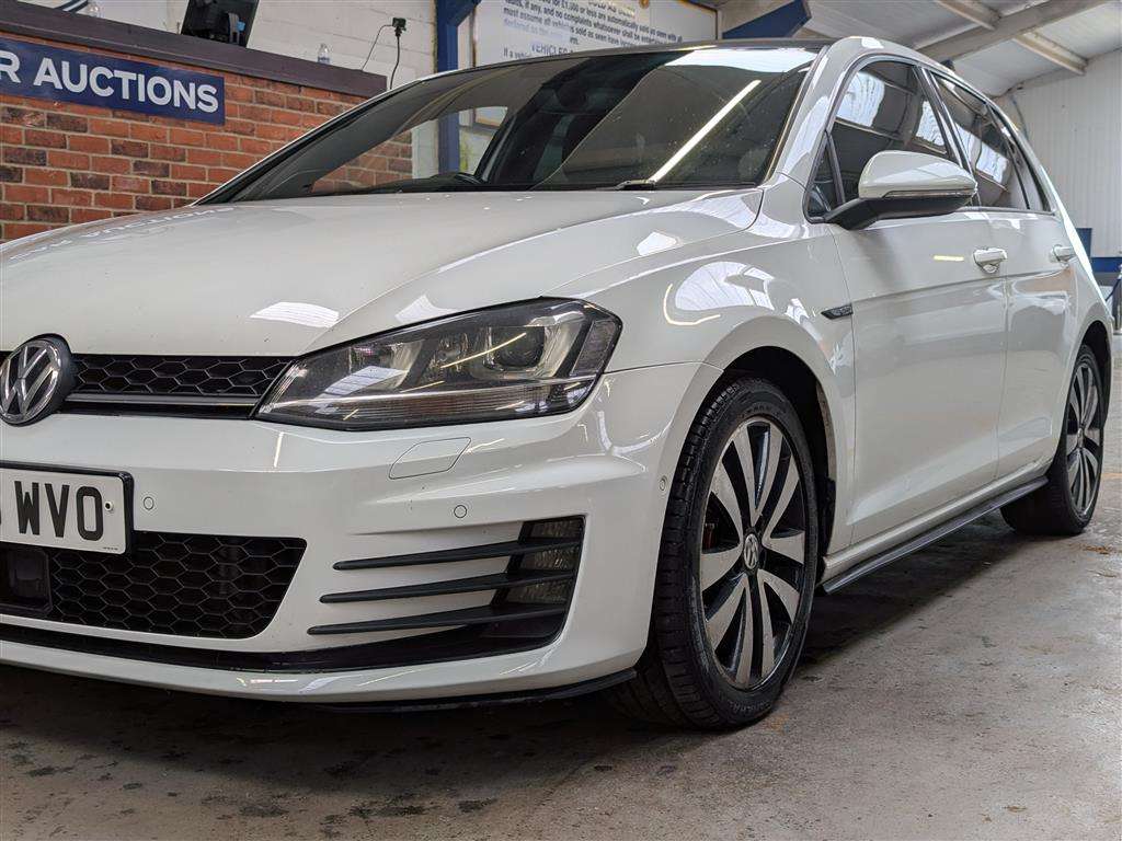 <p>2016 VOLKSWAGEN GOLF GTD S-A</p>