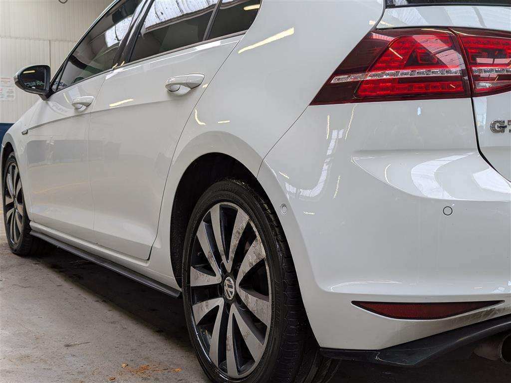 <p>2016 VOLKSWAGEN GOLF GTD S-A</p>