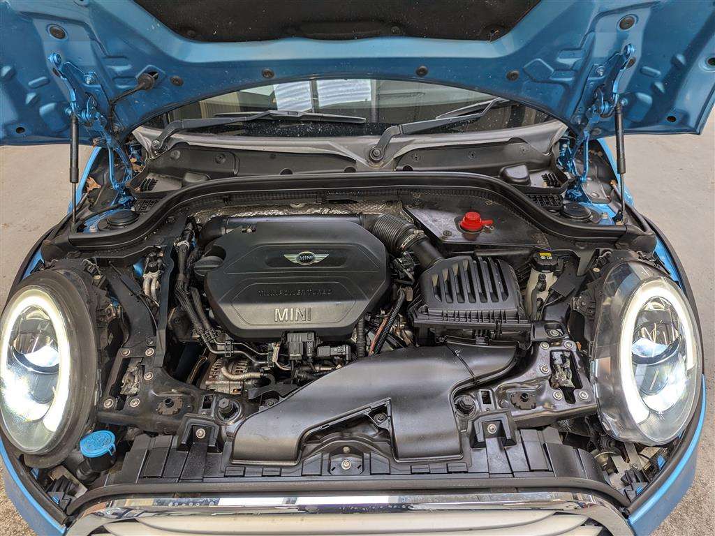 <p>2014 MINI COOPER D</p>