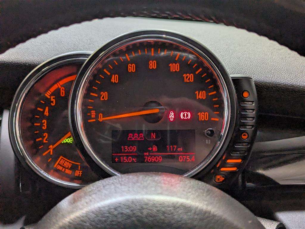 <p>2014 MINI COOPER D</p>