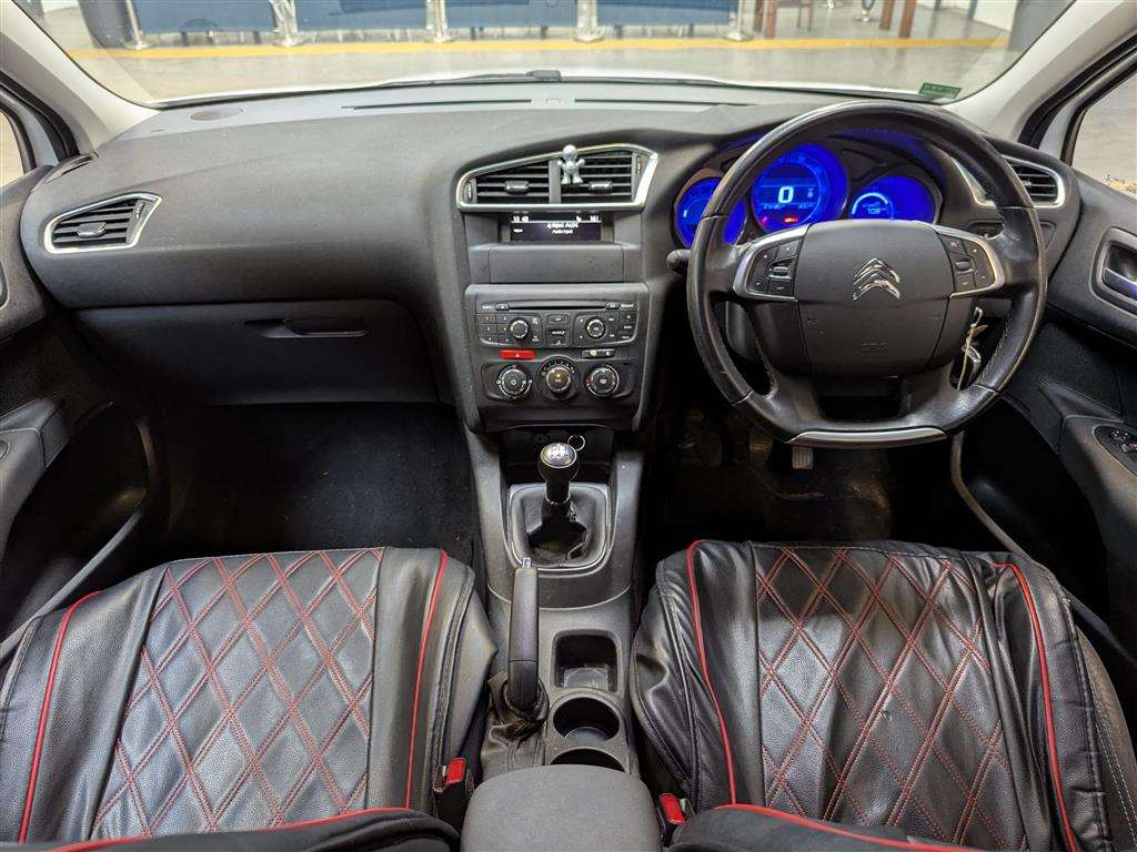 <p>2014 CITROEN C4 VTR+ HDI</p>