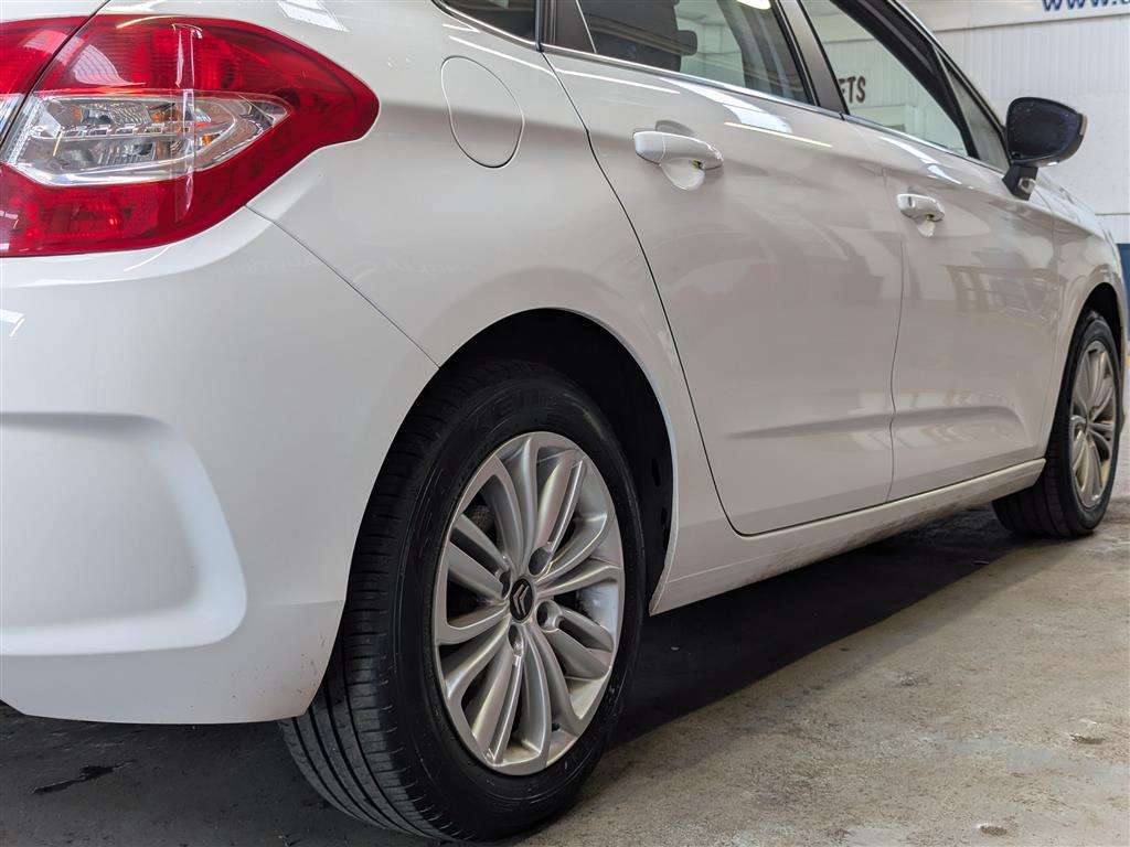 <p>2014 CITROEN C4 VTR+ HDI</p>