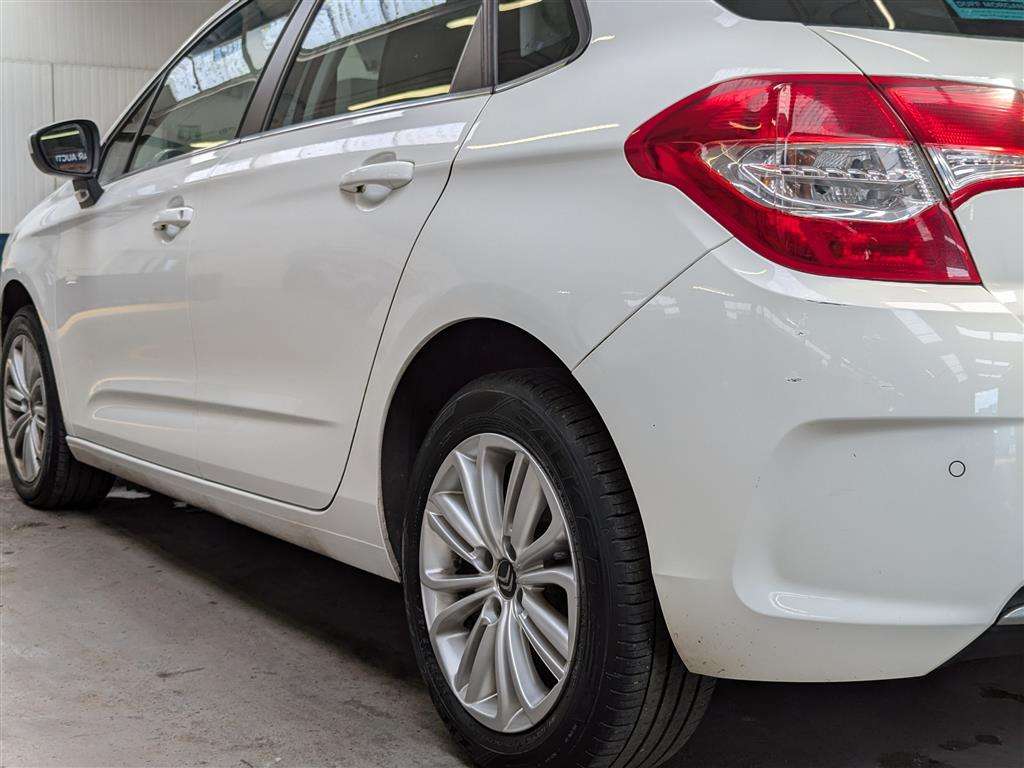 <p>2014 CITROEN C4 VTR+ HDI</p>