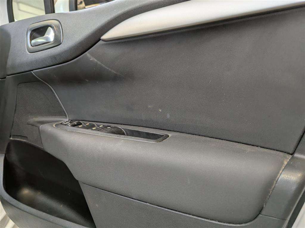 <p>2014 CITROEN C4 VTR+ HDI</p>