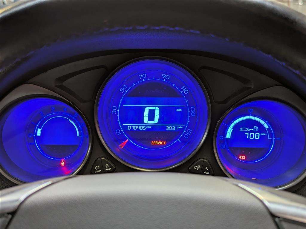 <p>2014 CITROEN C4 VTR+ HDI</p>