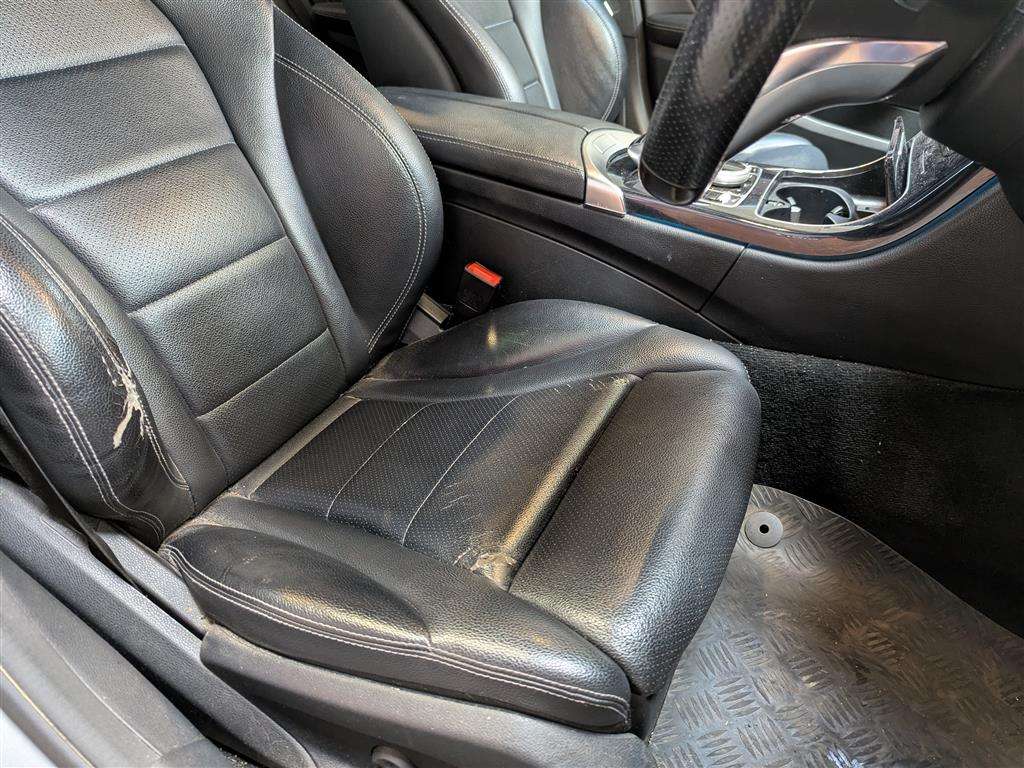 <p>2015 MERCEDES-BENZ C220 AMG LINE PREM BLUETE</p>
