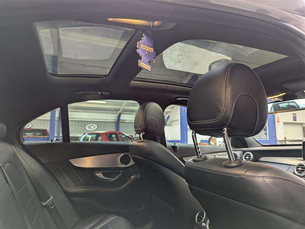 <p>2015 MERCEDES-BENZ C220 AMG LINE PREM BLUETE</p>