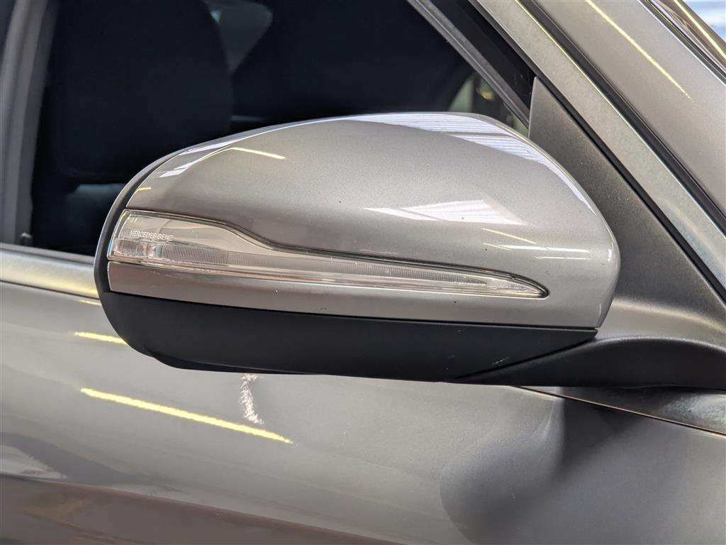 <p>2015 MERCEDES-BENZ C220 AMG LINE PREM BLUETE</p>