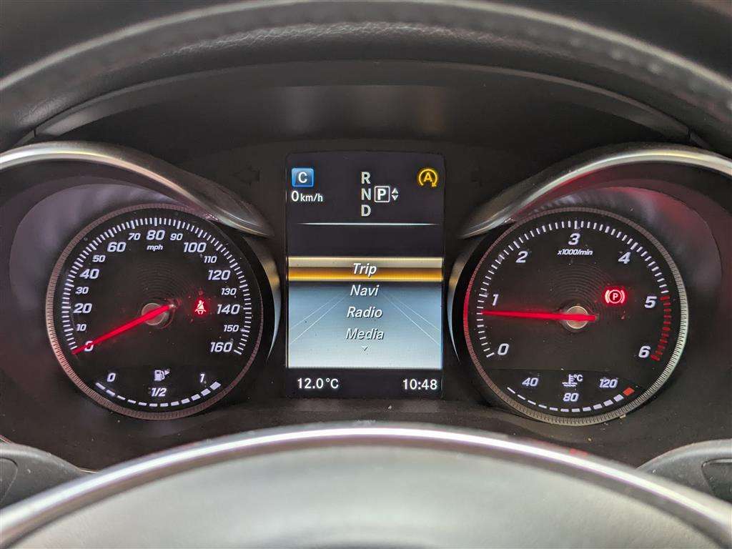 <p>2015 MERCEDES-BENZ C220 AMG LINE PREM BLUETE</p>