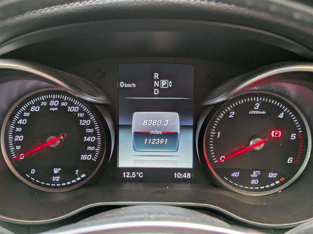 <p>2015 MERCEDES-BENZ C220 AMG LINE PREM BLUETE</p>