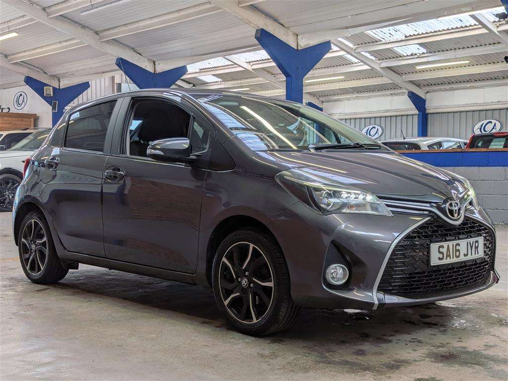 <p>2016 TOYOTA YARIS DESIGN VVT-I</p>