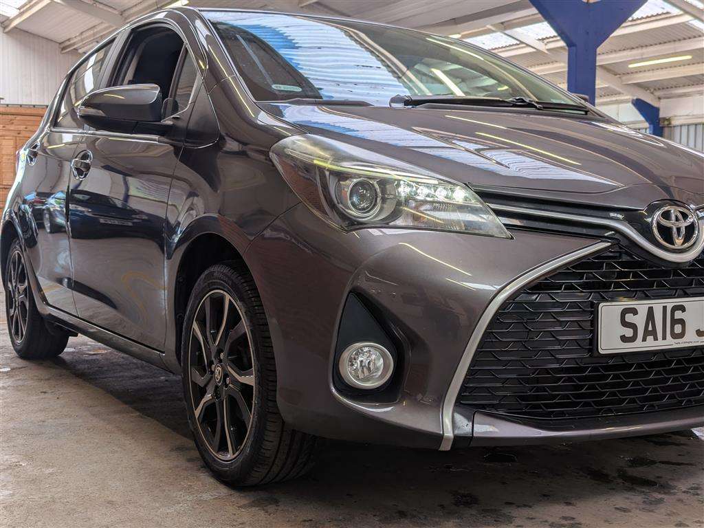 <p>2016 TOYOTA YARIS DESIGN VVT-I</p>