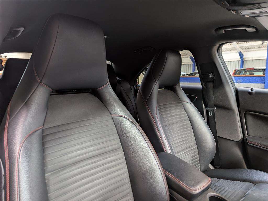 <p>2017 MERCEDES-BENZ CLA 220 D AMG LINE AUTO</p>