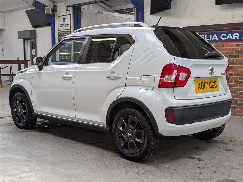 <p>2017 SUZUKI IGNIS SZ-T DUALJET</p>