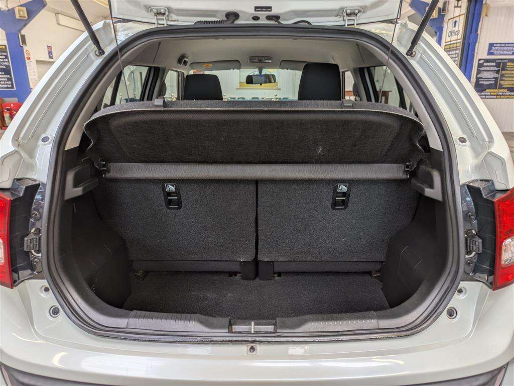 <p>2017 SUZUKI IGNIS SZ-T DUALJET</p>