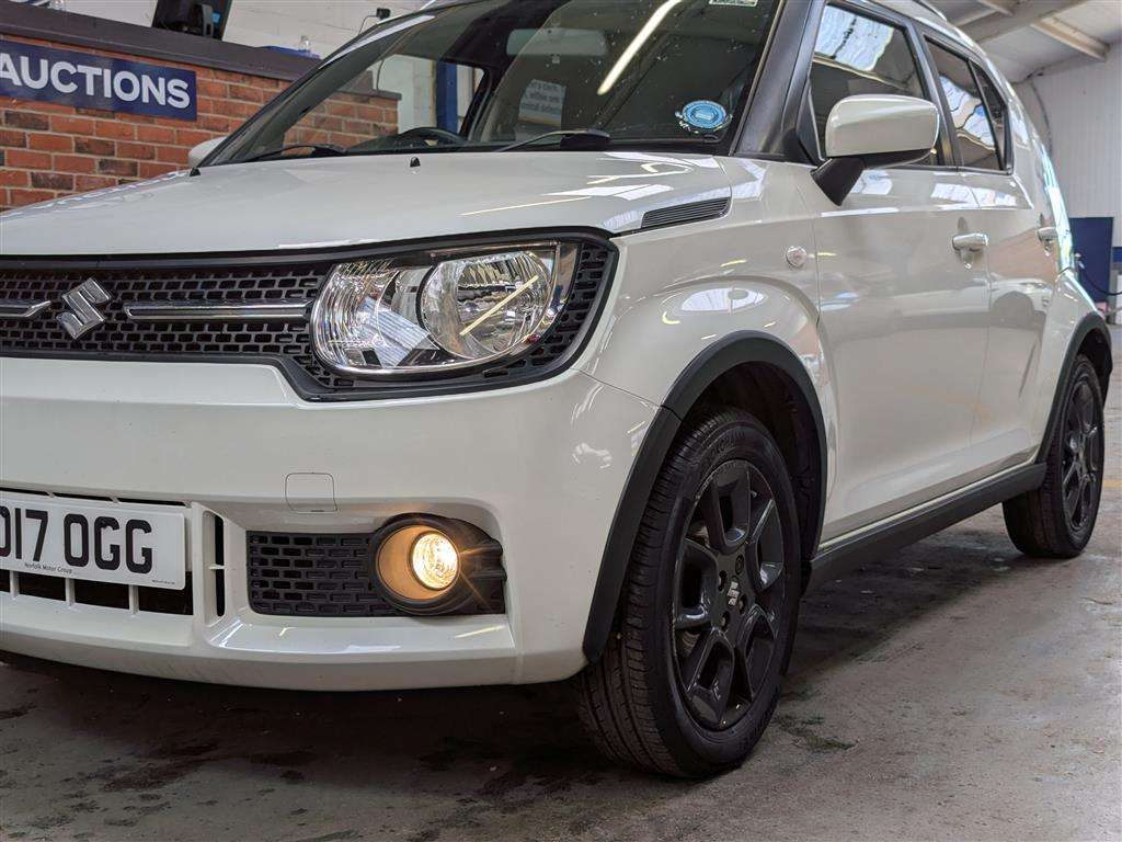 <p>2017 SUZUKI IGNIS SZ-T DUALJET</p>