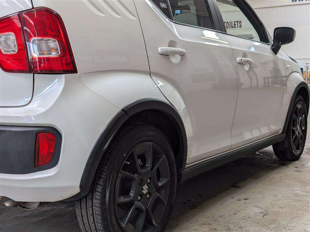 <p>2017 SUZUKI IGNIS SZ-T DUALJET</p>