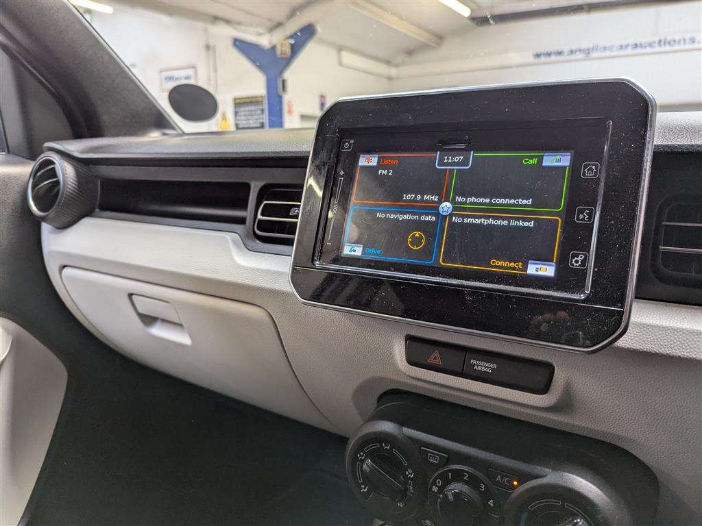 <p>2017 SUZUKI IGNIS SZ-T DUALJET</p>