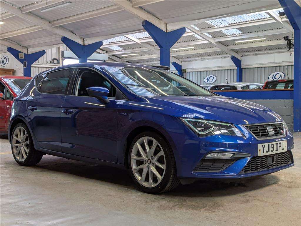 <p>2019 SEAT LEON FR SPORT TDI</p>