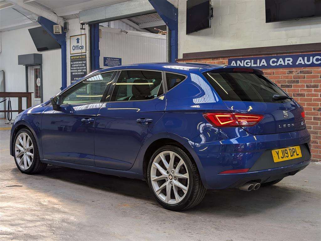 <p>2019 SEAT LEON FR SPORT TDI</p>