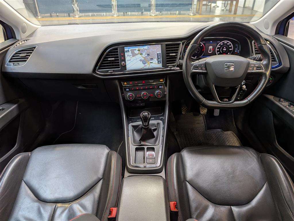 <p>2019 SEAT LEON FR SPORT TDI</p>