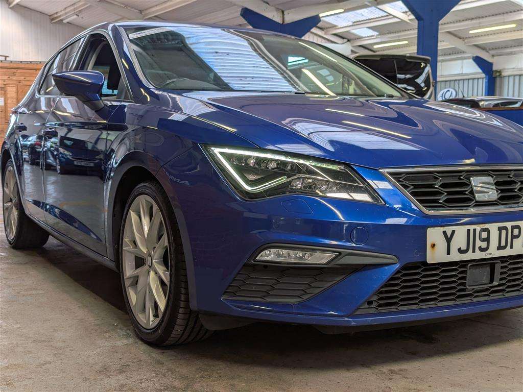 <p>2019 SEAT LEON FR SPORT TDI</p>