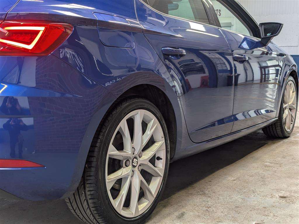 <p>2019 SEAT LEON FR SPORT TDI</p>