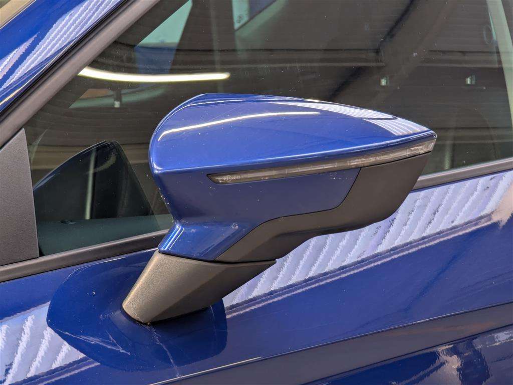 <p>2019 SEAT LEON FR SPORT TDI</p>