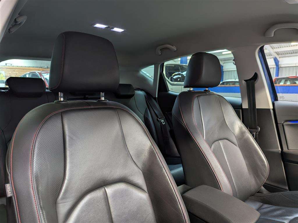 <p>2019 SEAT LEON FR SPORT TDI</p>