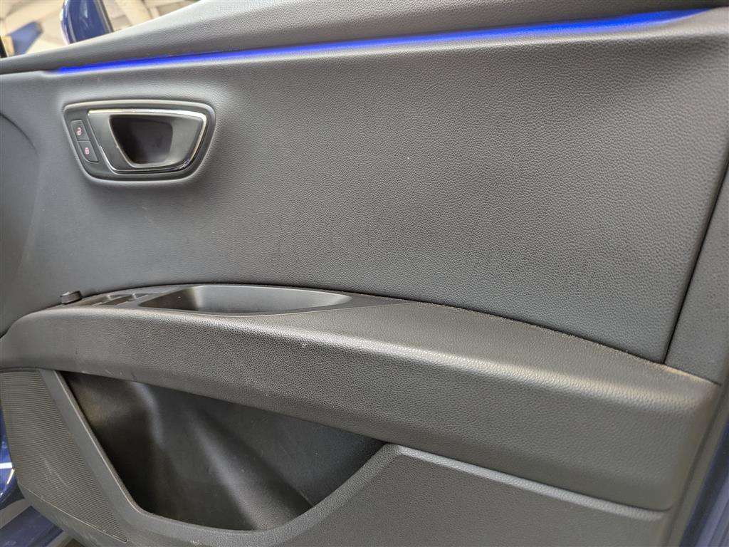 <p>2019 SEAT LEON FR SPORT TDI</p>