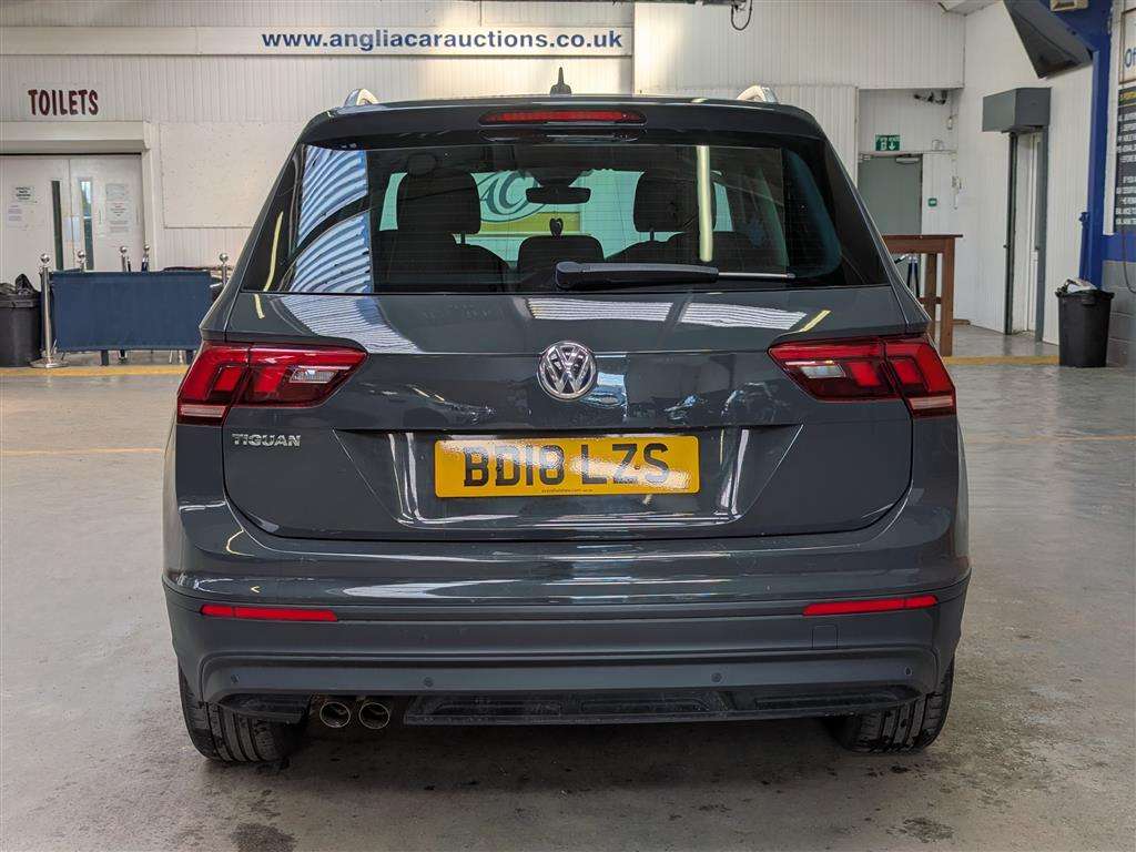 <p>2018 VOLKSWAGEN TIGUAN SE NAV TDI BMT</p>