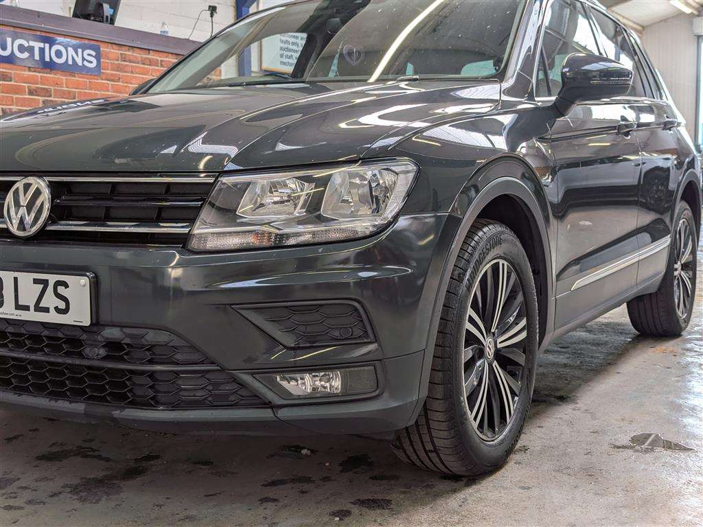 <p>2018 VOLKSWAGEN TIGUAN SE NAV TDI BMT</p>
