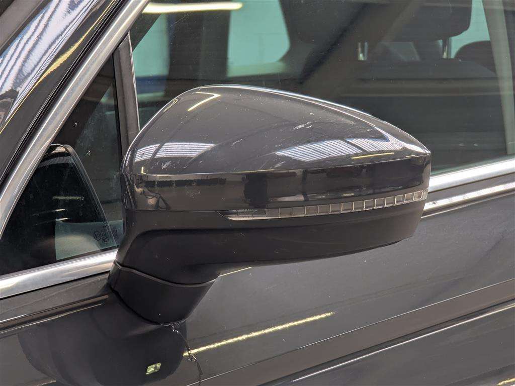 <p>2018 VOLKSWAGEN TIGUAN SE NAV TDI BMT</p>