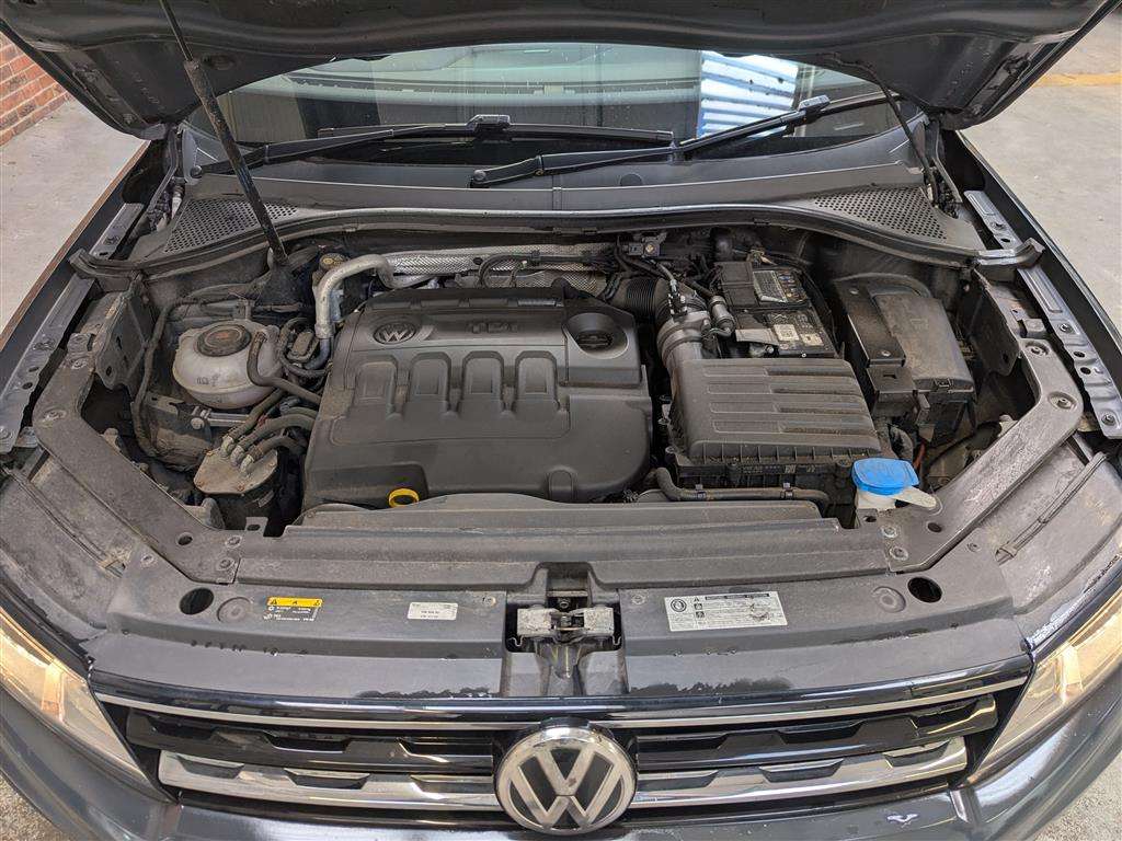 <p>2018 VOLKSWAGEN TIGUAN SE NAV TDI BMT</p>