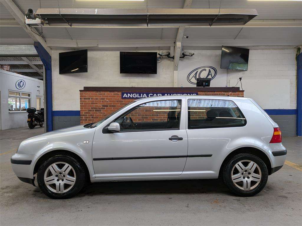 <p>2004 VOLKSWAGEN GOLF MATCH</p>