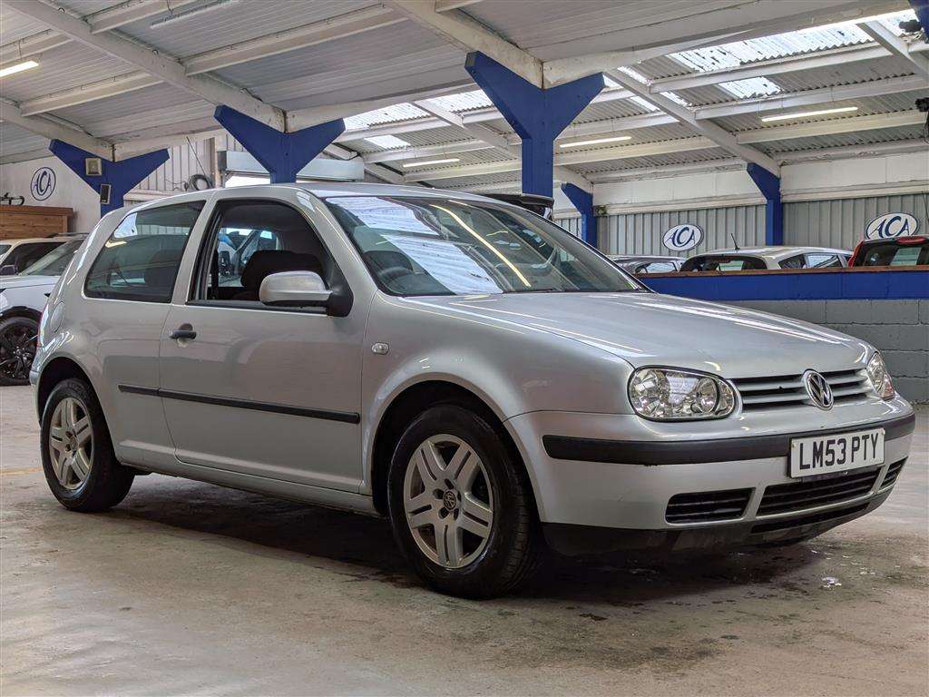 <p>2004 VOLKSWAGEN GOLF MATCH</p>