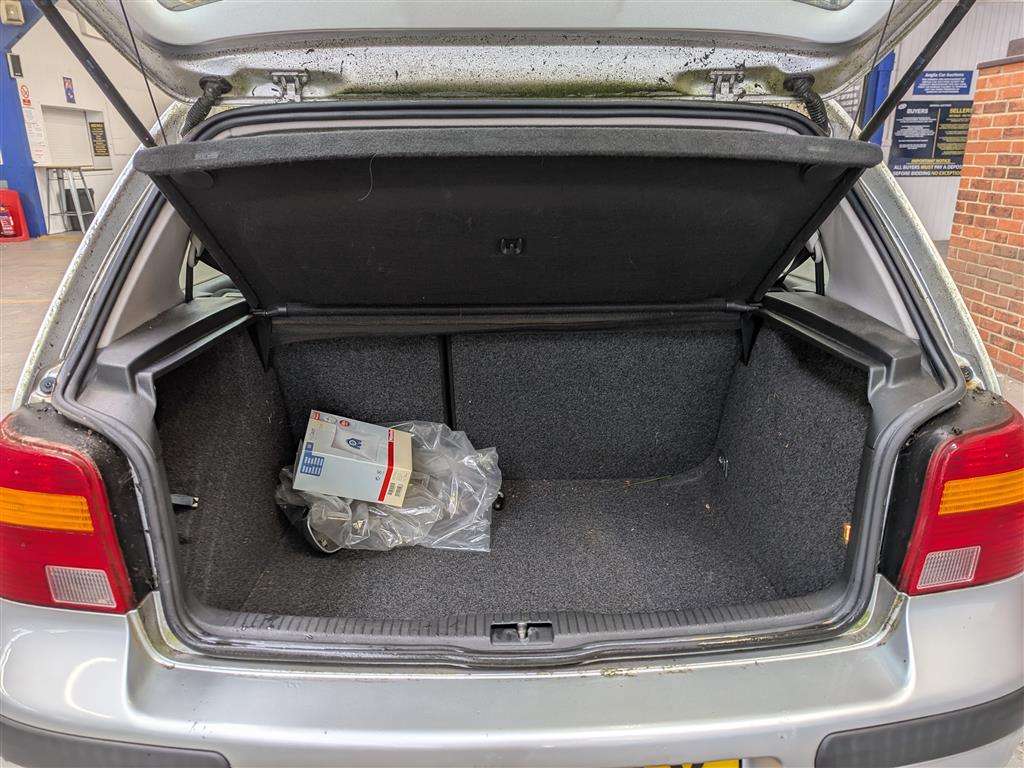<p>2004 VOLKSWAGEN GOLF MATCH</p>