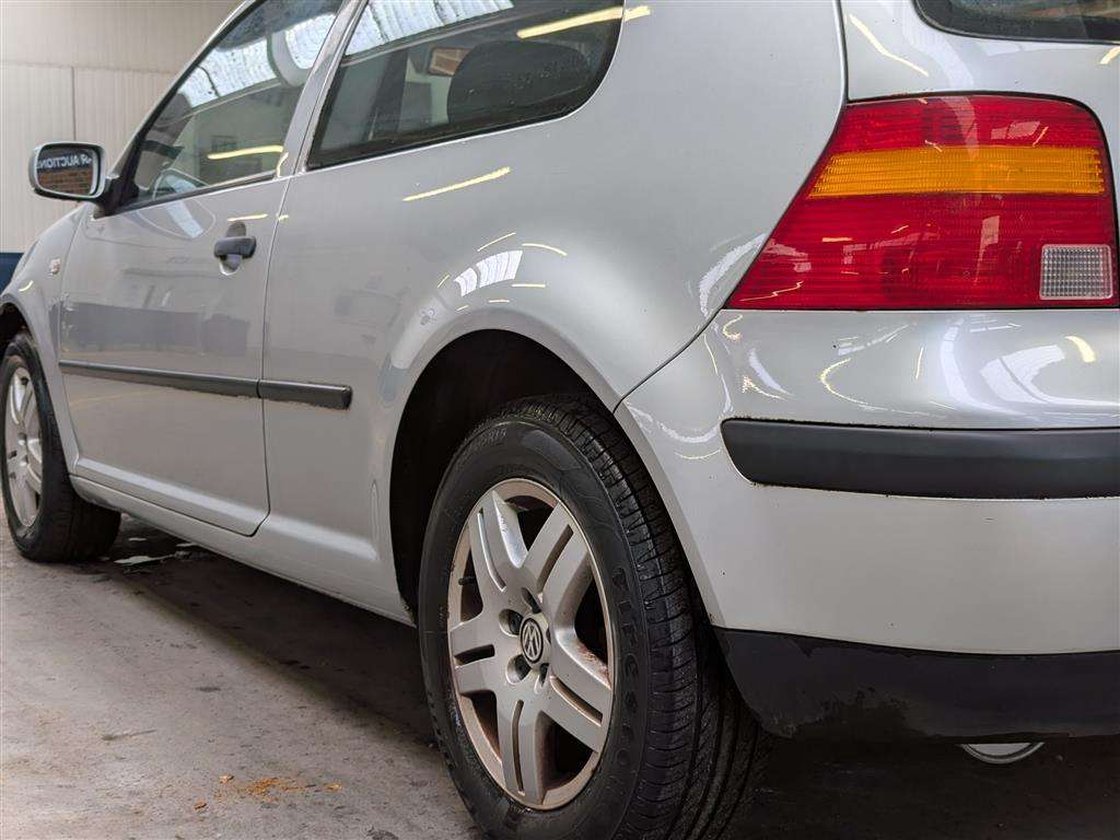 <p>2004 VOLKSWAGEN GOLF MATCH</p>
