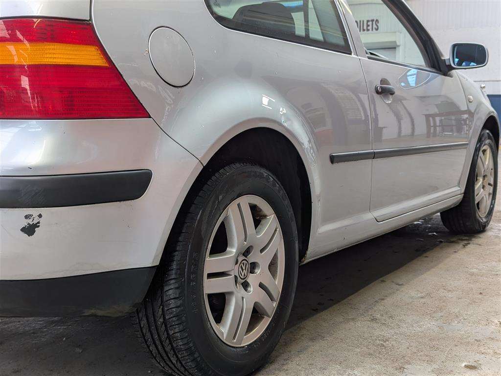 <p>2004 VOLKSWAGEN GOLF MATCH</p>