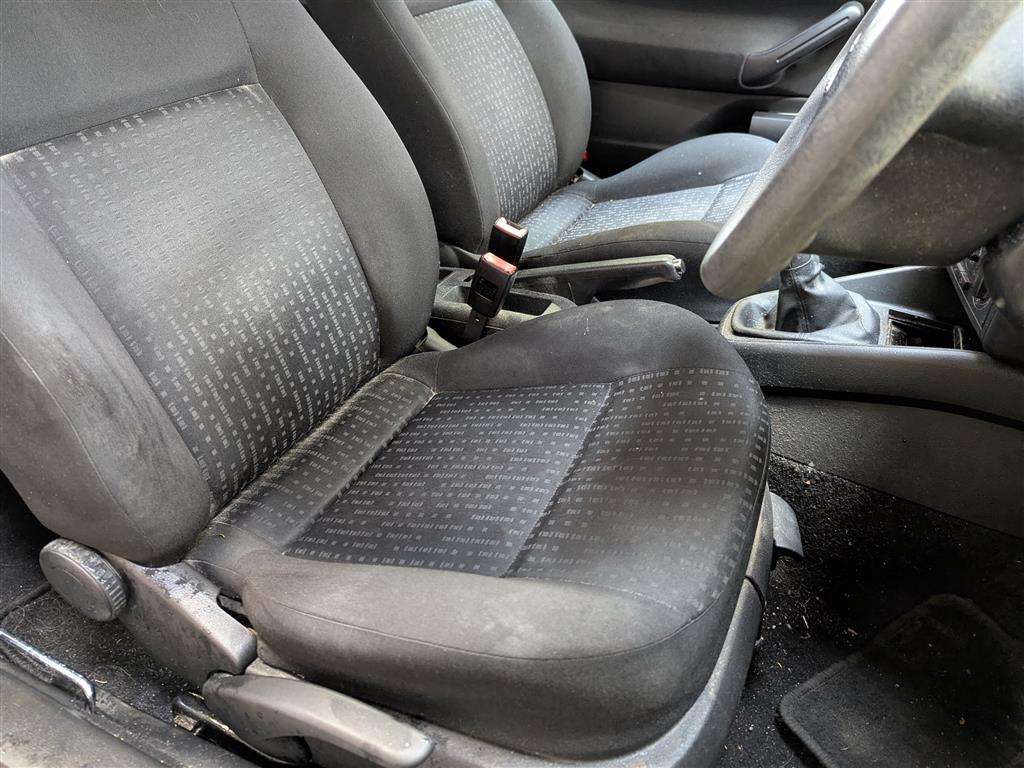 <p>2004 VOLKSWAGEN GOLF MATCH</p>