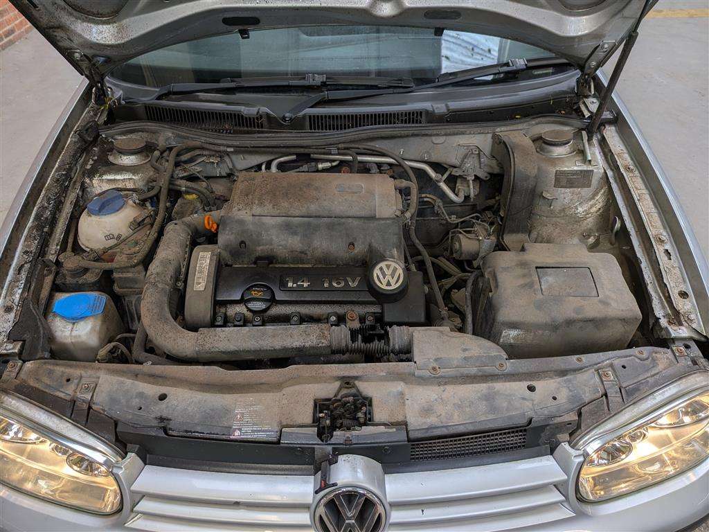 <p>2004 VOLKSWAGEN GOLF MATCH</p>
