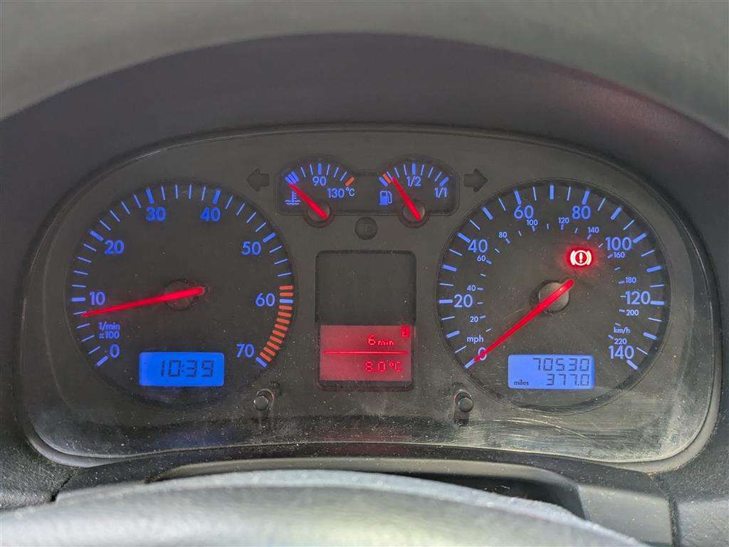<p>2004 VOLKSWAGEN GOLF MATCH</p>