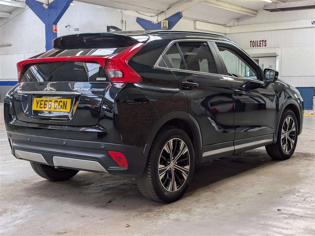<p>2018 MITSUBISHI ECLIPSE CROSS 3 CVT</p>