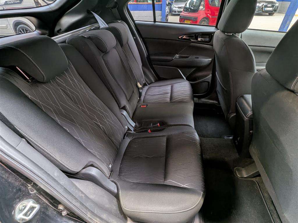 <p>2018 MITSUBISHI ECLIPSE CROSS 3 CVT</p>