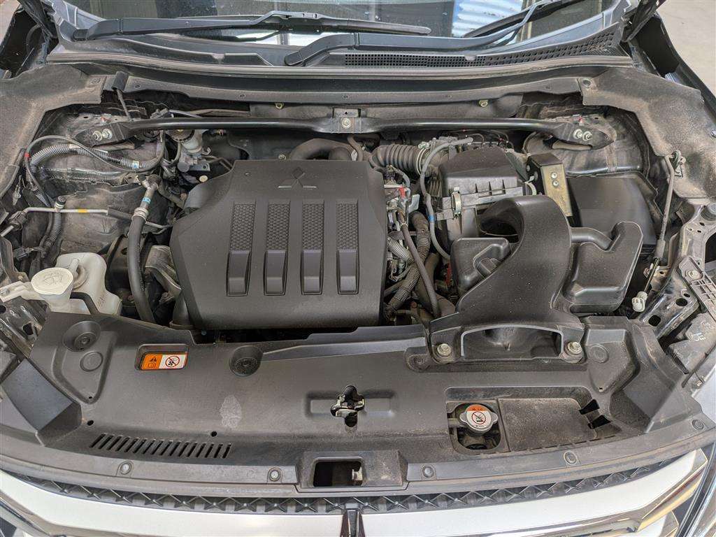 <p>2018 MITSUBISHI ECLIPSE CROSS 3 CVT</p>