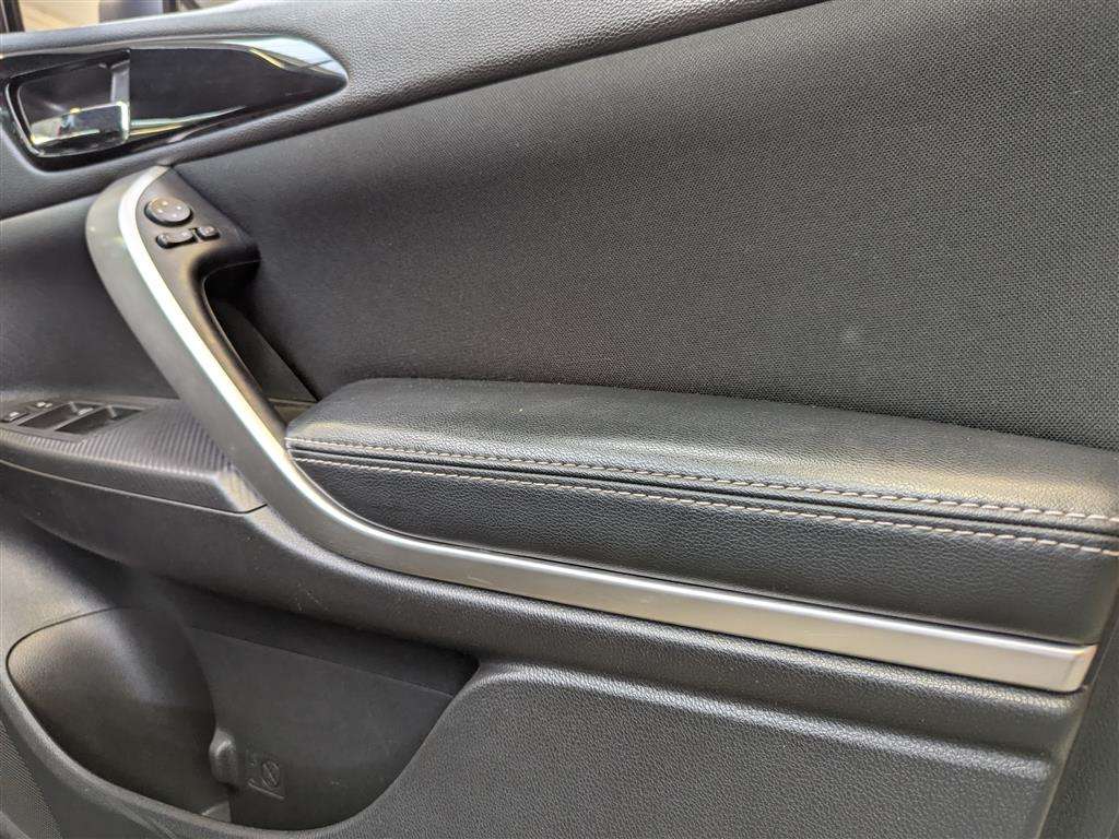 <p>2018 MITSUBISHI ECLIPSE CROSS 3 CVT</p>